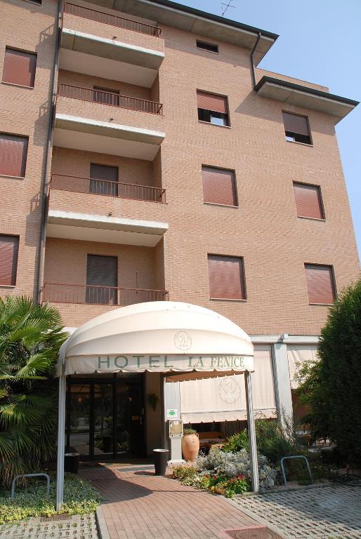 Hotel La Fenice Формиджине Екстериор снимка