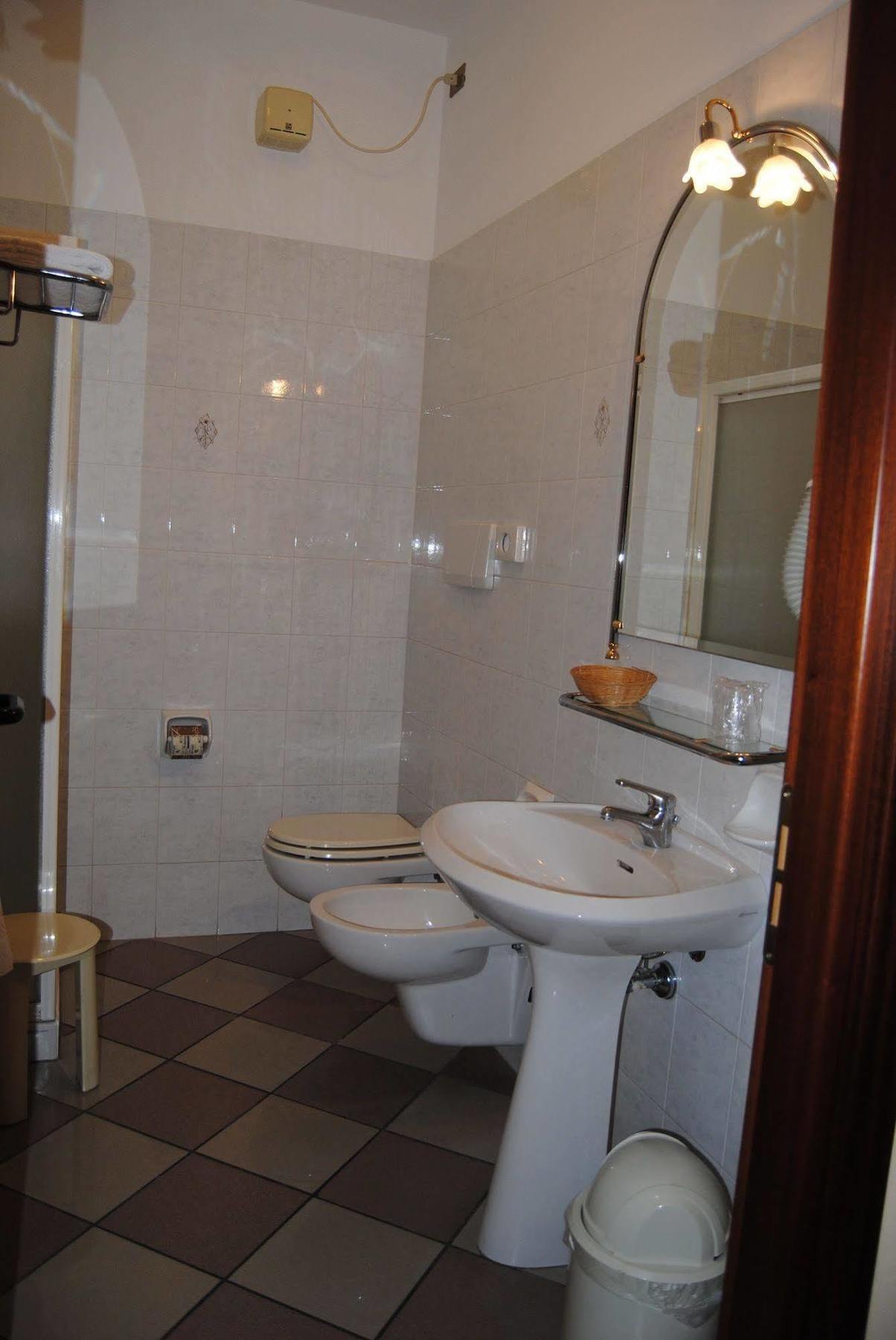 Hotel La Fenice Формиджине Екстериор снимка